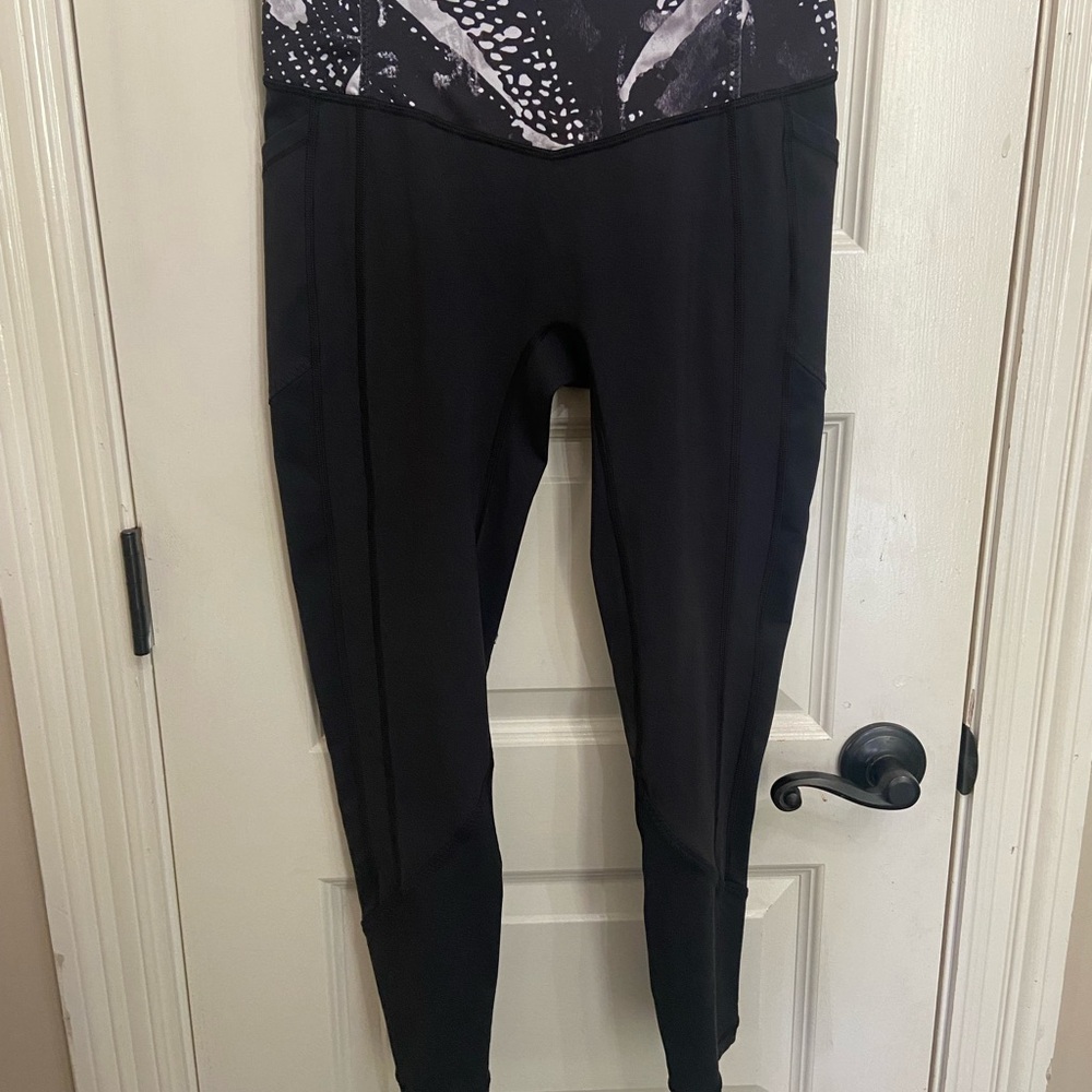 Lululemon Black Leggings with Black and White top trimmed waist